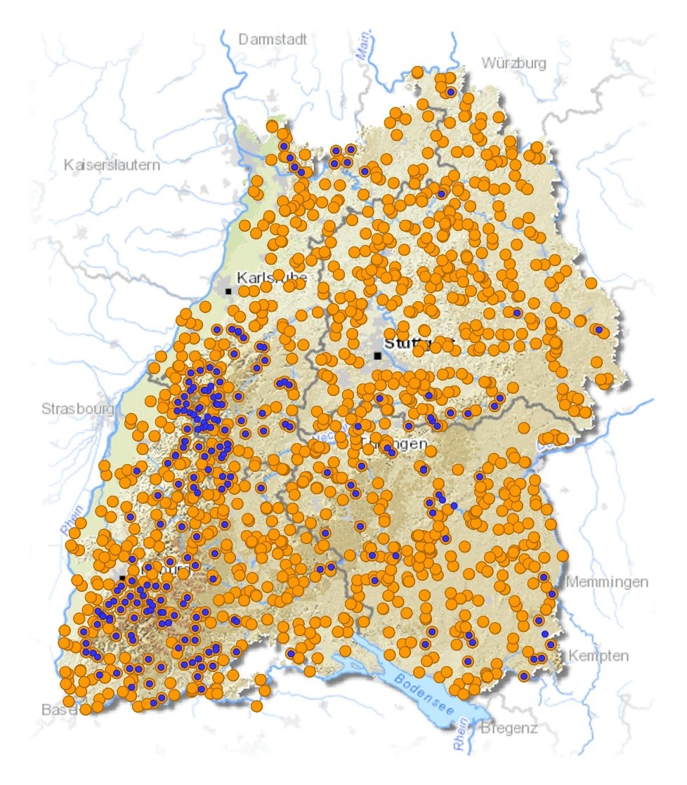 Bild zeigt: Verbreitung der beiden Arten Baetis alpinus (blaue Punkte) und Baetis rhodani (orangene Punkte) in baden-württembergischen Fließgewässern in den Jahren 2002 bis 2020.