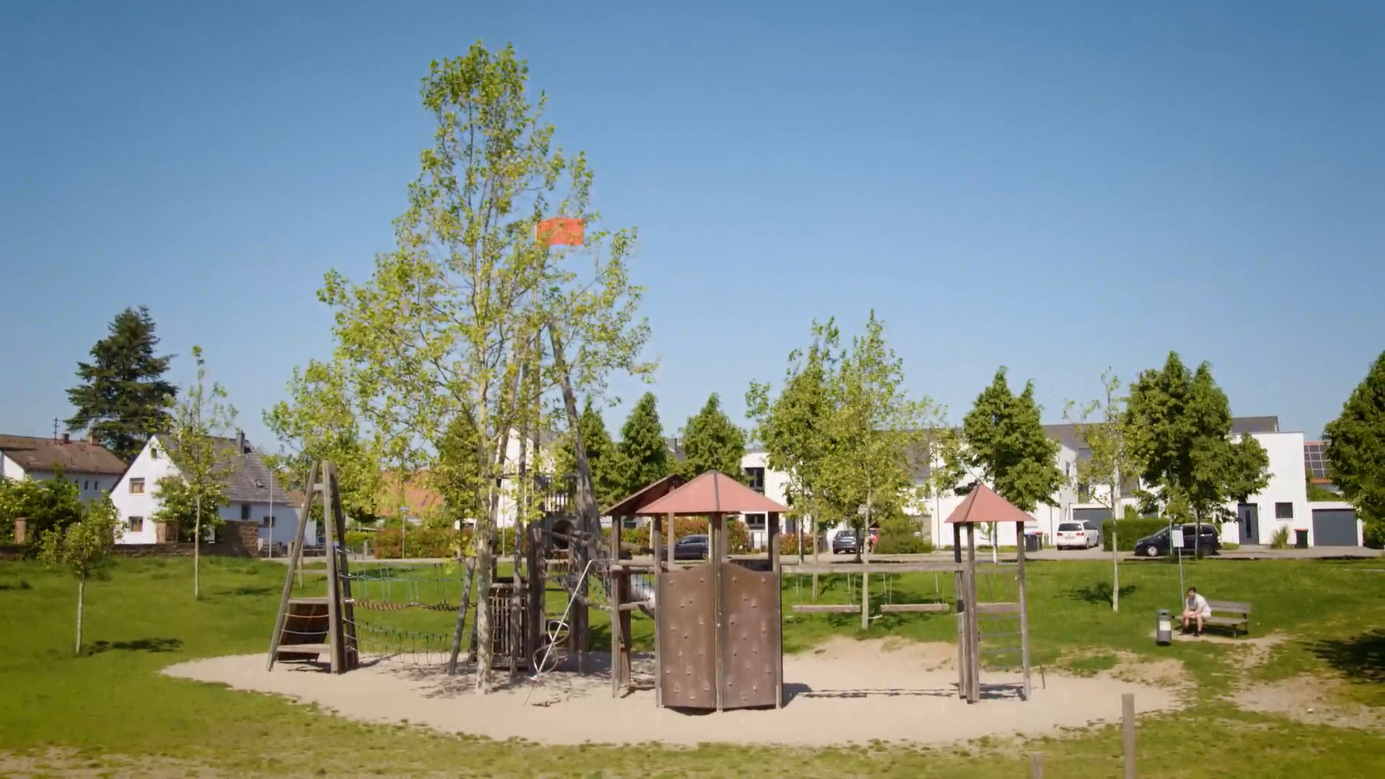 Spielplatz auf multifunktionalem Grünzug, Karlsruhe