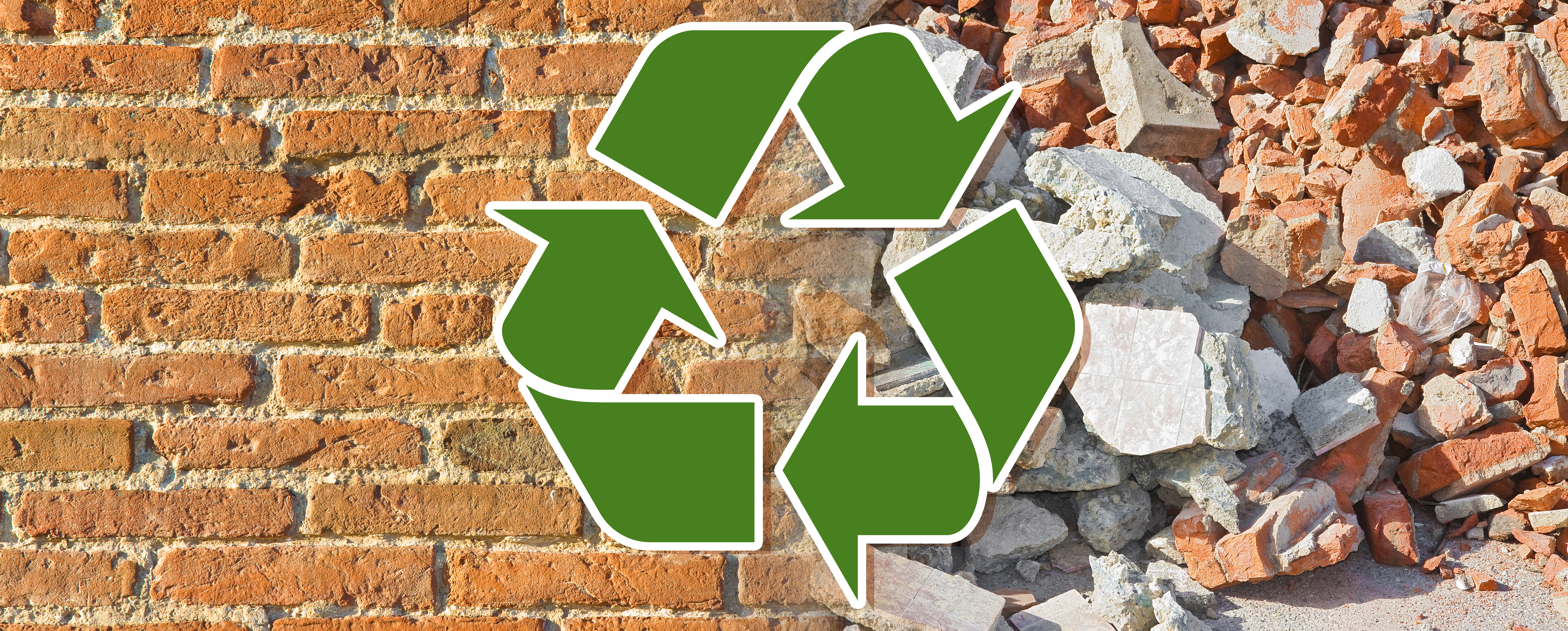 Auf dem Bild ist das Recycling Logo vor einem Mauerwerk zu sehen.