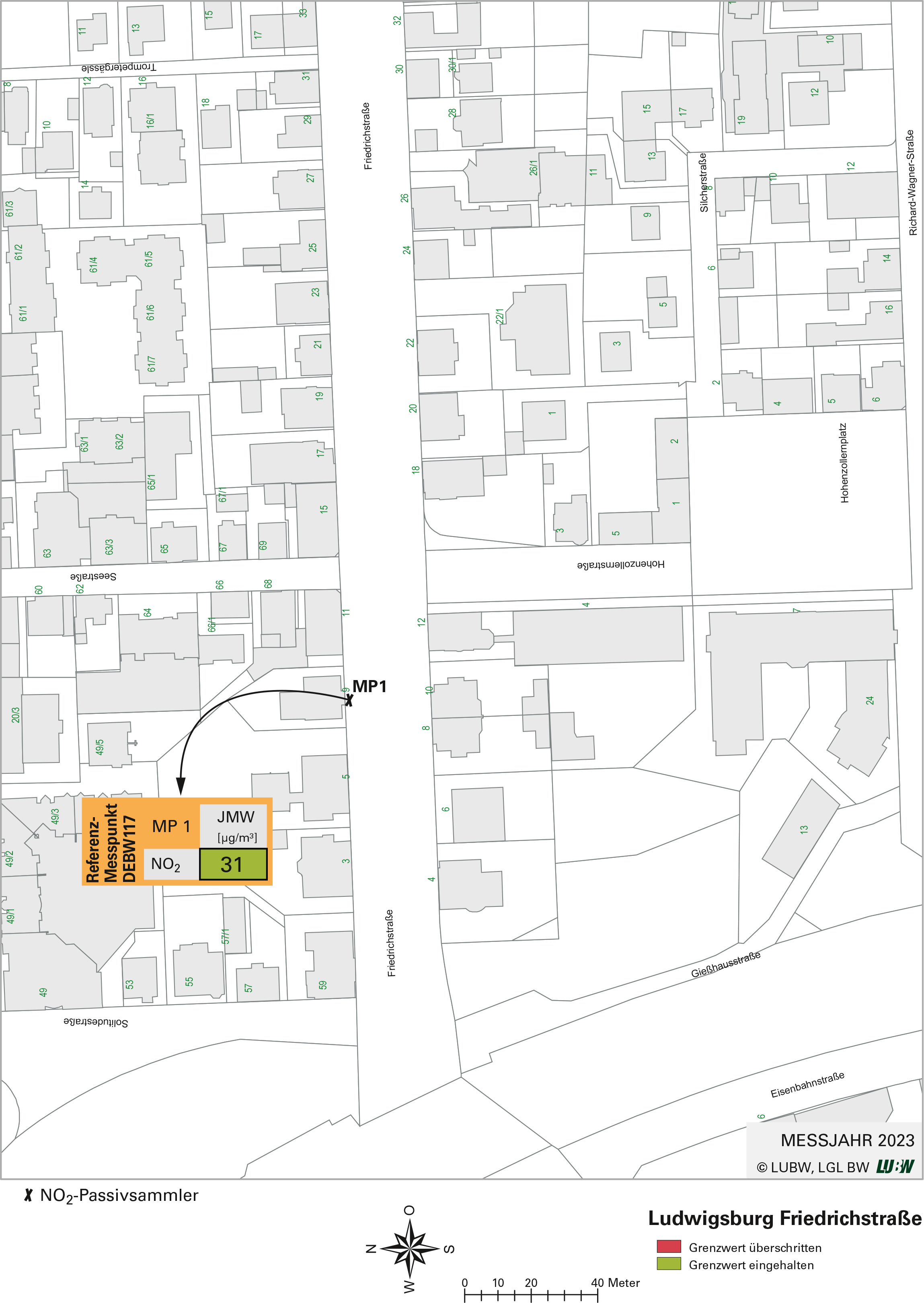 Kartenausschnitt, der die Lage der Messstelle Ludwigsburg Friedrichstraße (Referenzmesspunkt) zeigt. Dargestellt ist zudem das Ergebnis (Jahresmittelwert 2023) der gemessenen Stickstoffdioxidbelastung.