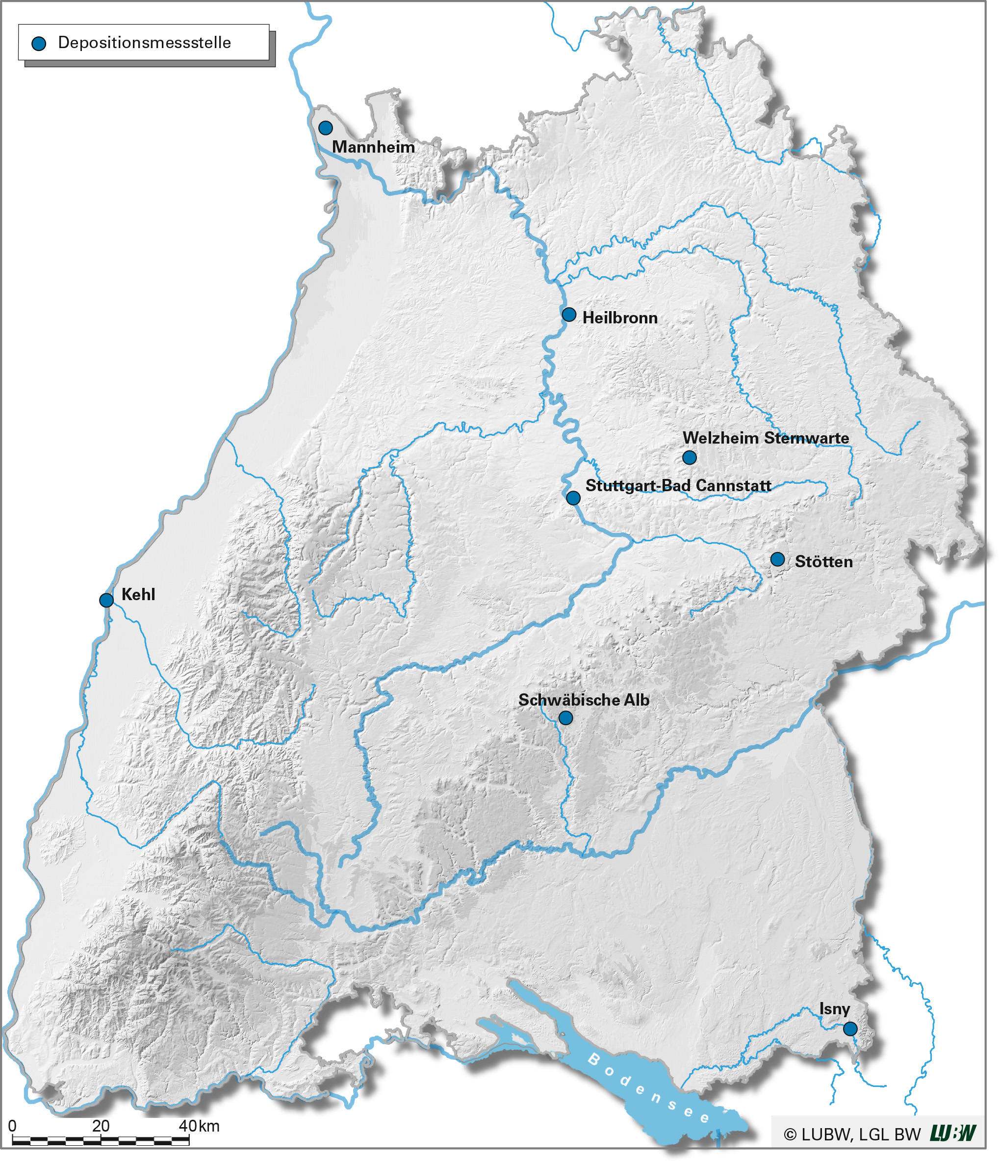 Topographische Karte von Baden-Württemberg. Die Messstellen des Depositionsmessnetzes im Jahr 2024 sind farblich markiert. Topographische Karte von Baden-Württemberg. Die Messstellen des Depositionsmessnetzes im Jahr 2024 sind farblich markiert.