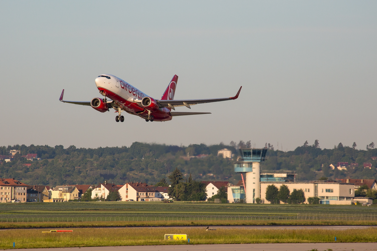 Startendes Flugzeug