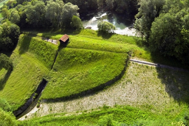 Hochwasserrückhaltebecken