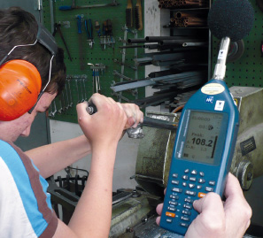 Schallpegelmesser am Arbeitsplatz