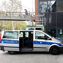 Polizeiwagen vor Spotmessstelle 