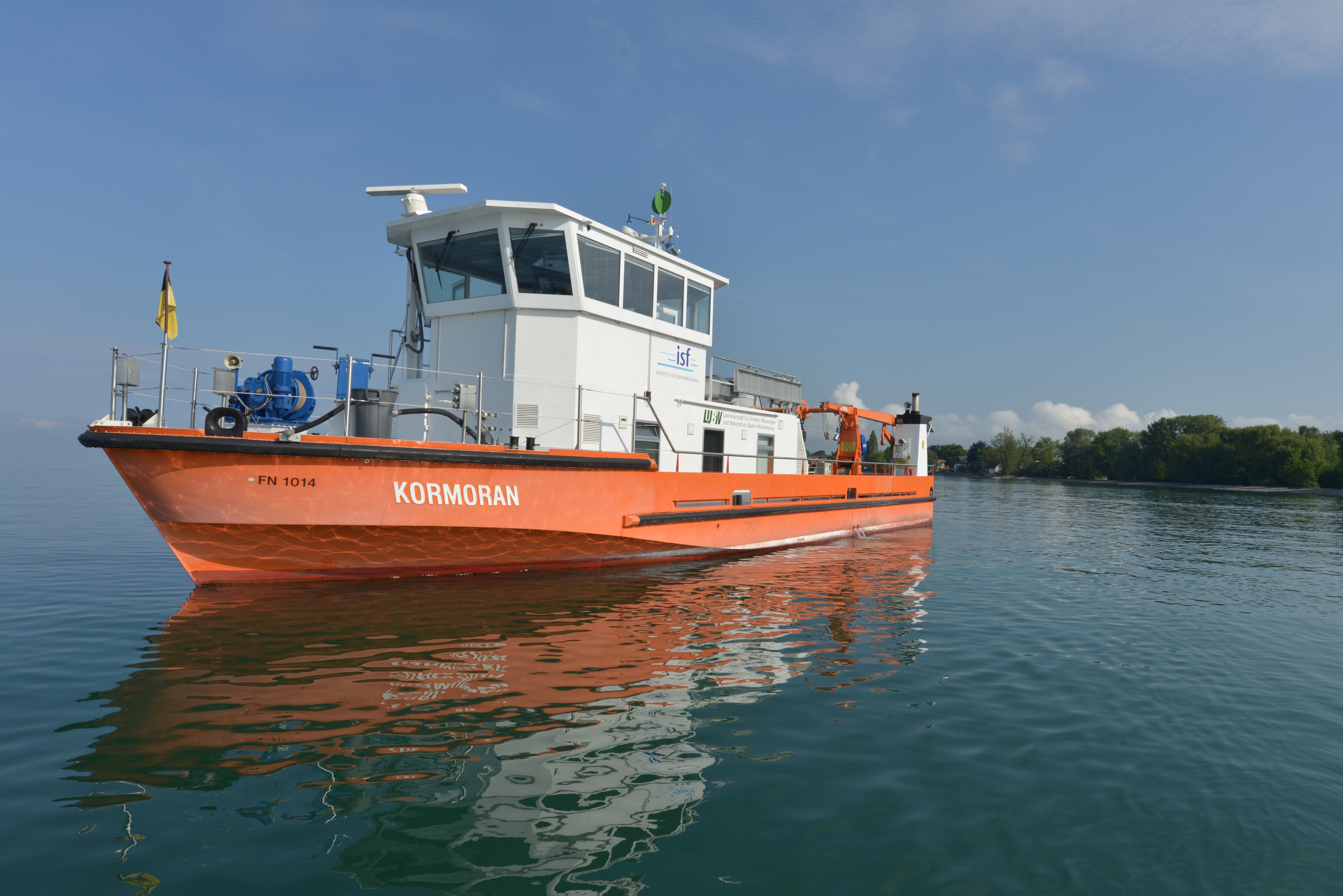 Das Forschungsschiff “Kormoran“ des ISF auf dem Bodensee. Bildquelle: ISF/LUBW