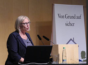 LUBW-Präsidentin spricht auf der Auftaktveranstaltung der Radon-Informationskampagne des Umweltministeriums Baden-Württemberg.