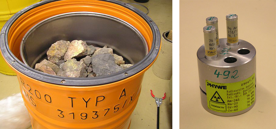 Links: ein Fass mit radioaktiven Mineralien, Rechts: Ein Satz von typischen umschlossenen Schulstrahler-Stiften mit einzelnen Nukliden