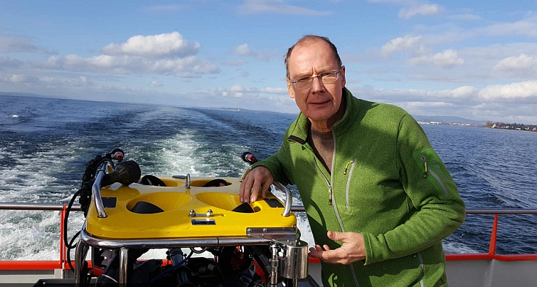 Dr. Martin Wessels auf der Kormoran, dem Forschungsschiff des ISF